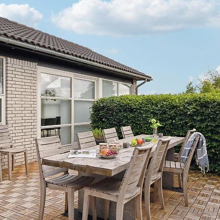 Gorgeous Home In Sunds With Kitchen エクステリア 写真