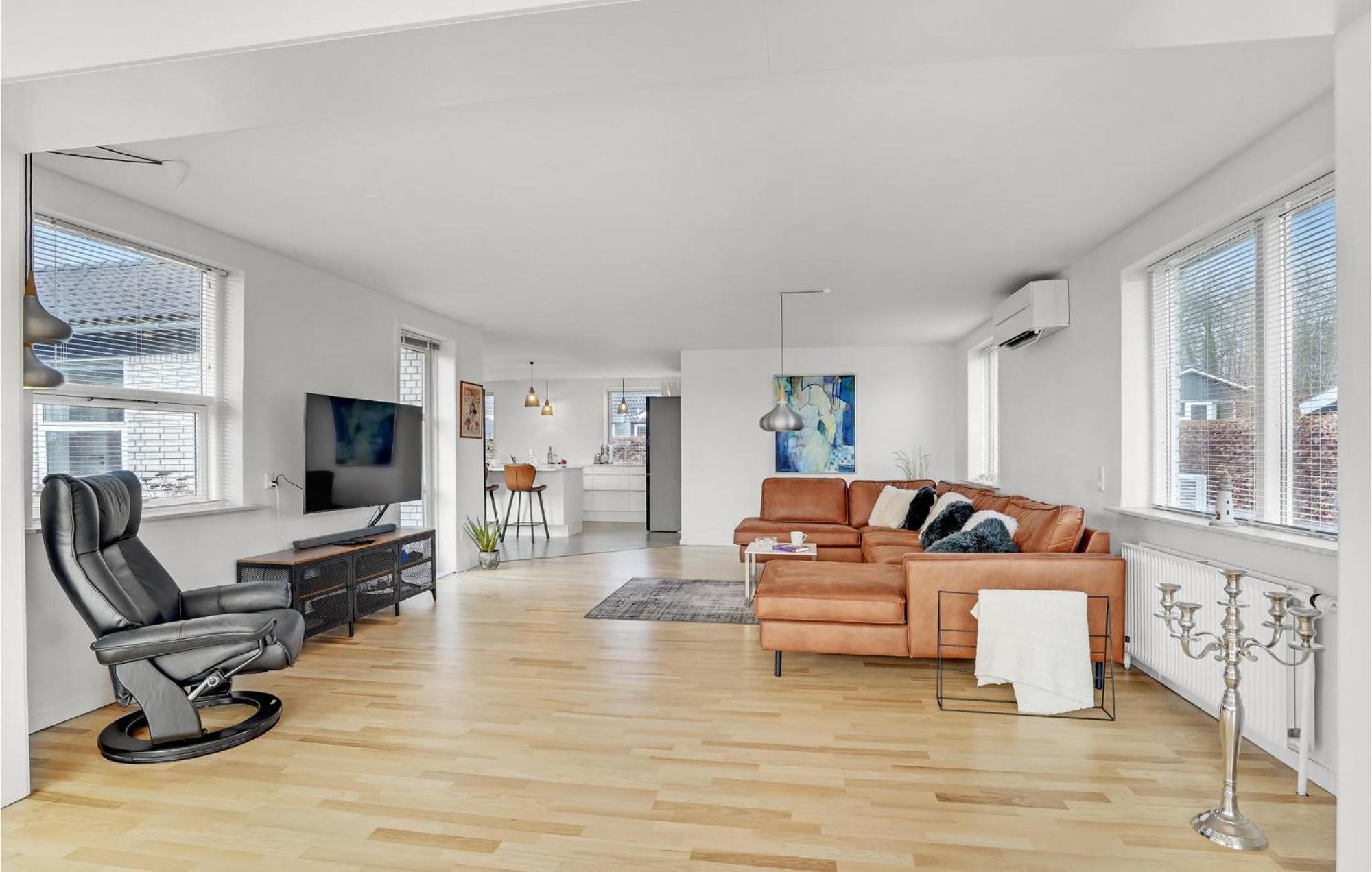 Gorgeous Home In Sunds With Kitchen エクステリア 写真