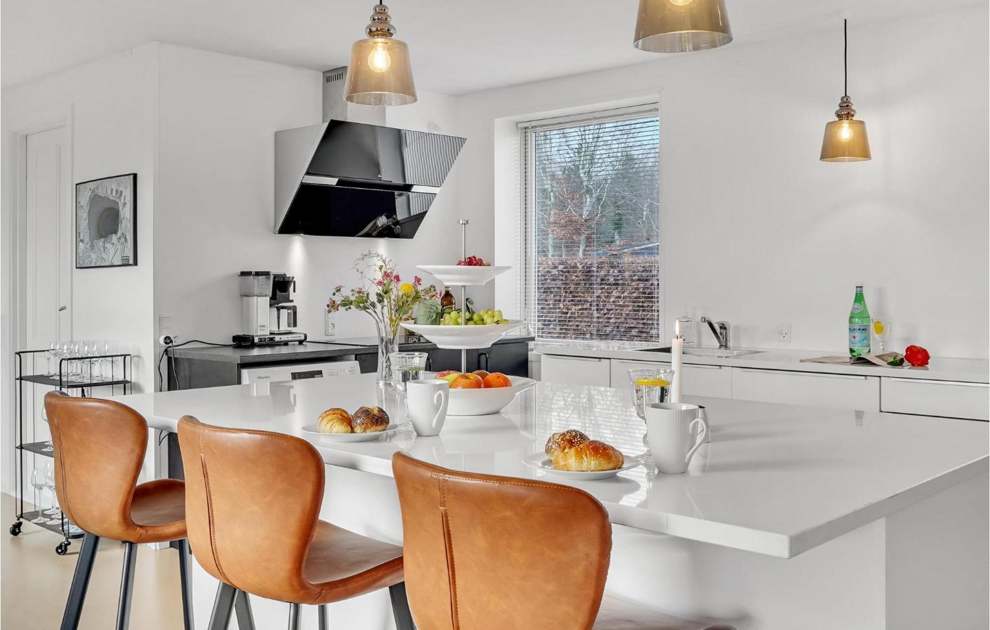 Gorgeous Home In Sunds With Kitchen エクステリア 写真