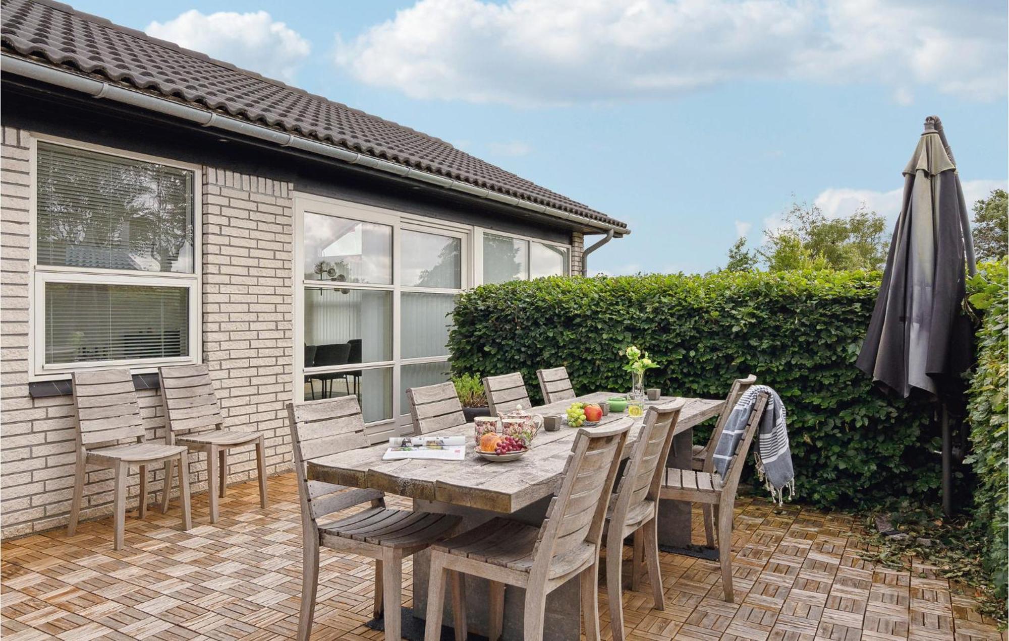 Gorgeous Home In Sunds With Kitchen エクステリア 写真