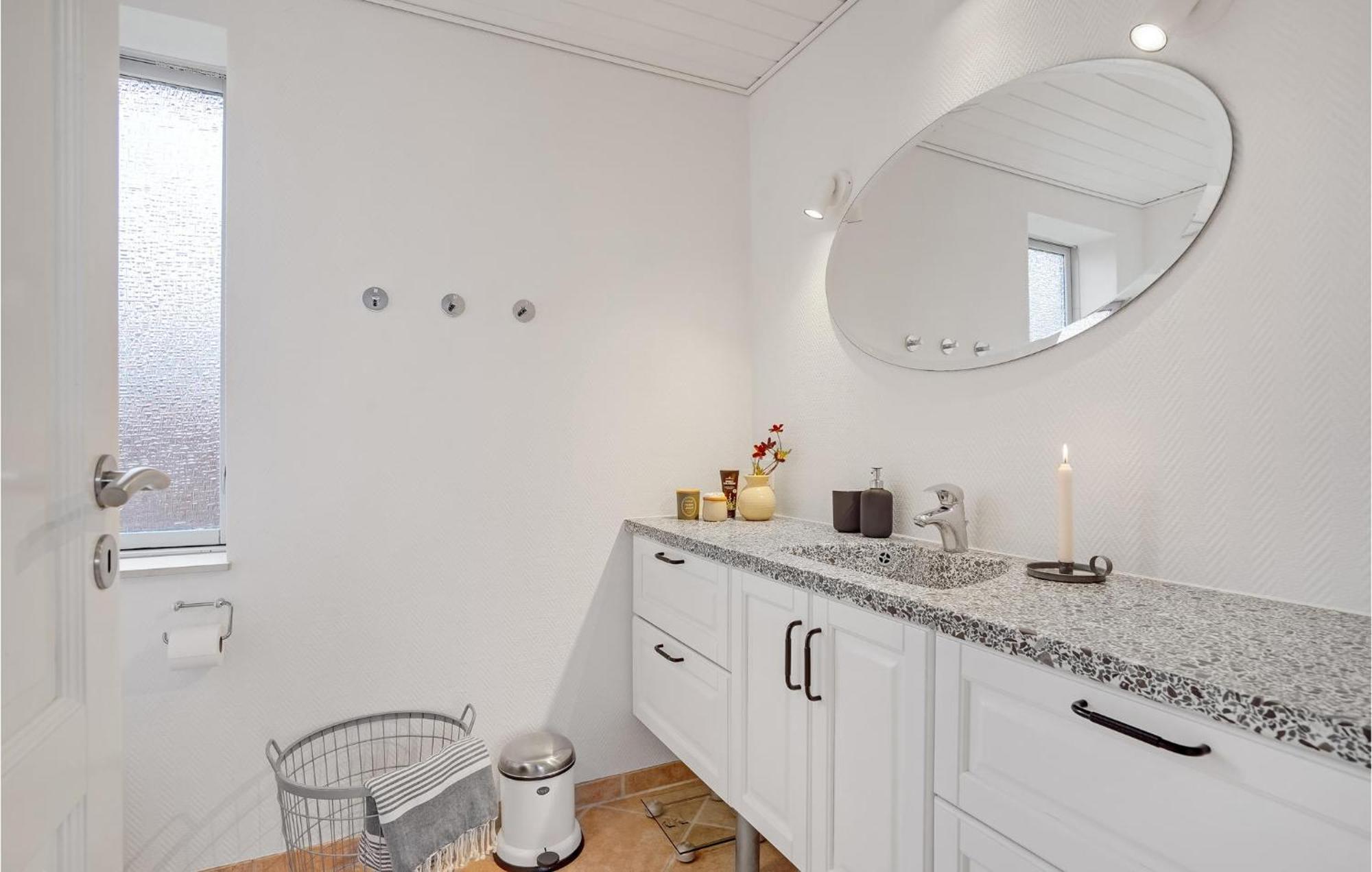Gorgeous Home In Sunds With Kitchen エクステリア 写真
