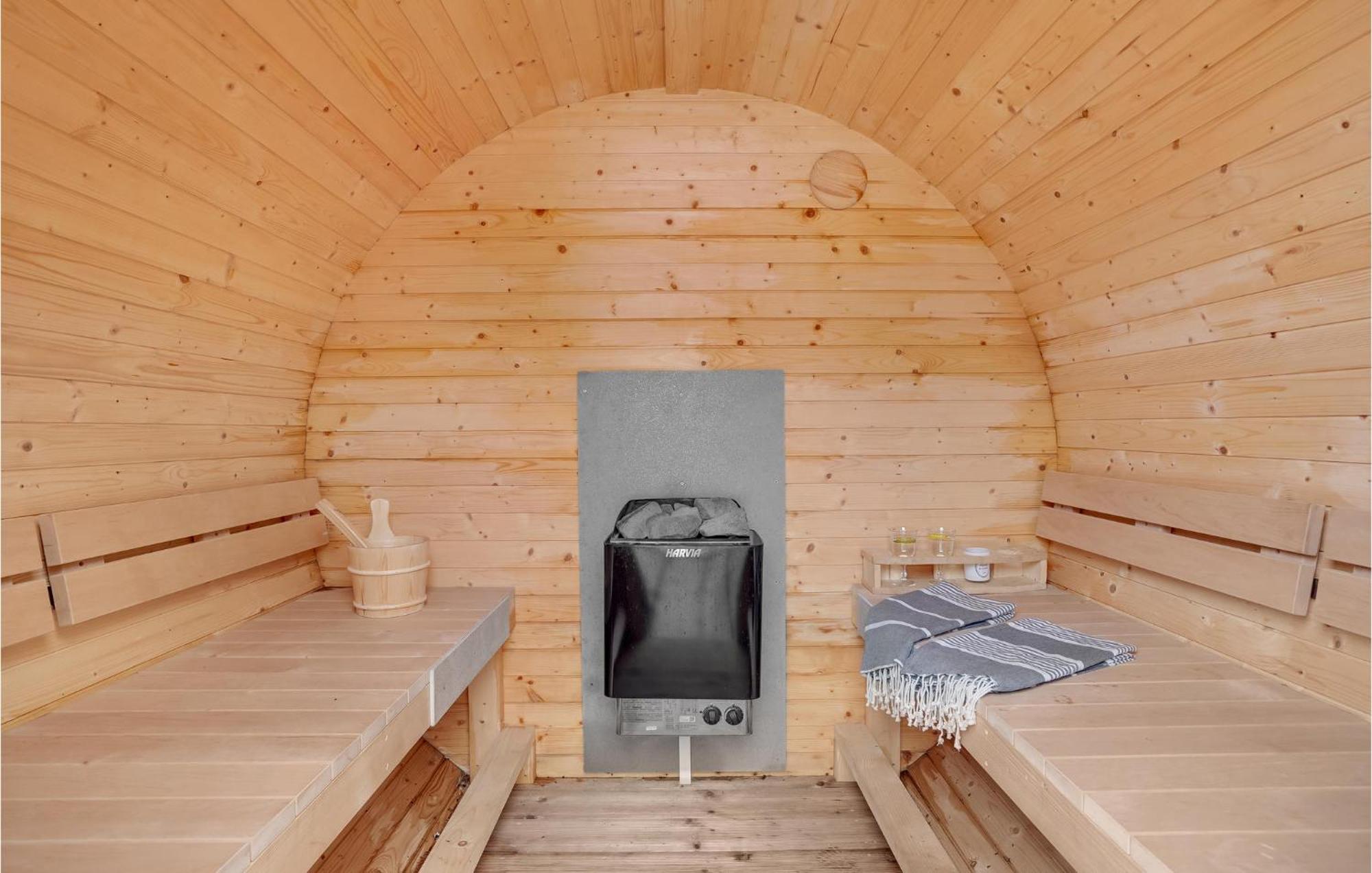 Gorgeous Home In Sunds With Kitchen エクステリア 写真