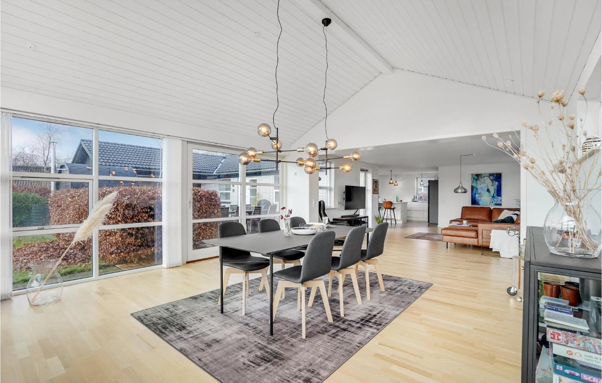 Gorgeous Home In Sunds With Kitchen エクステリア 写真